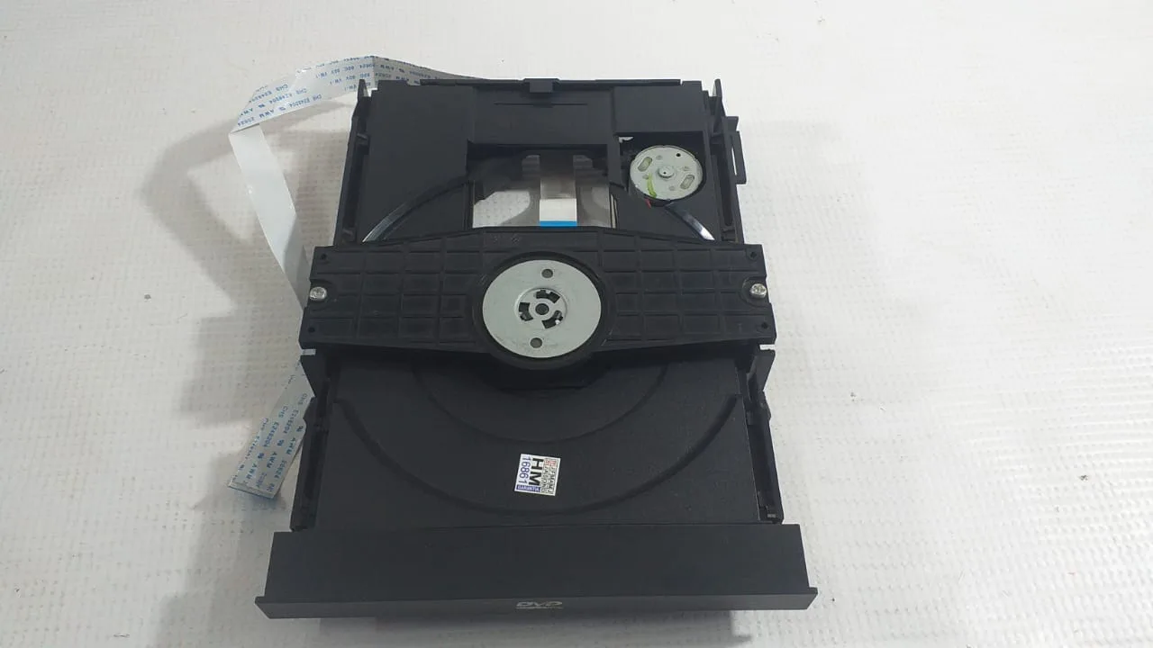 15122161957_15062283291_WhatsApp20Image202021-10-2520at2017.26.04.jpeg Mecanismo Home Theater Britania Fama 2 - Imagem 1