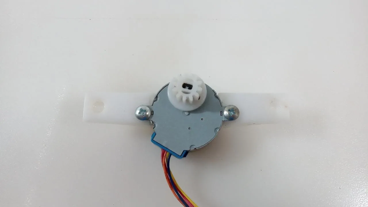 WhatsApp Image 2023-02-24 at 15.40.25 (2) Motor Passos Climatizador Consul C1r06 (127v) - Imagem 1