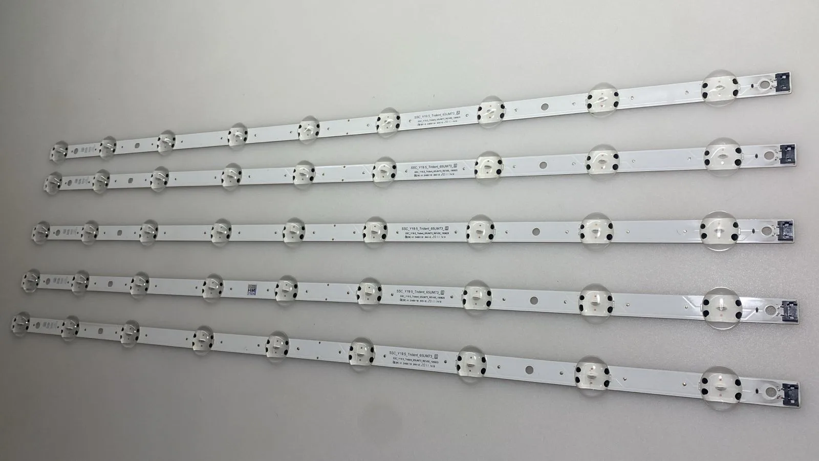 15259044760_WhatsApp20Image202024-03-2020at2015.07.40.jpeg Kit Barra Led Tv 65un7310 (Semi Novo) - Imagem 1