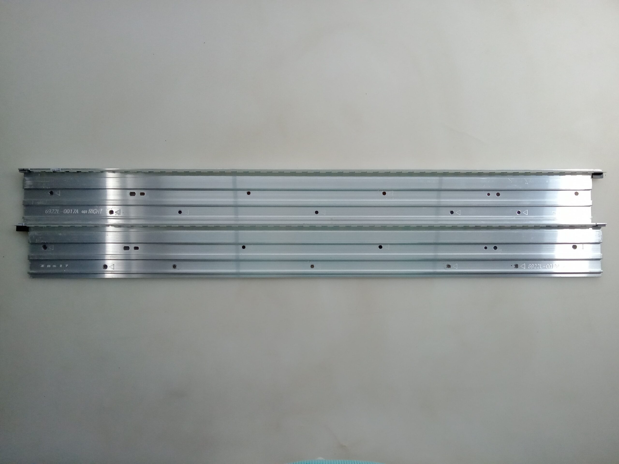 15276071139_WhatsApp20Image202024-06-0420at2016.45.16-1.jpeg Par Barras De Led Tv 47lm6200 - Imagem 1
