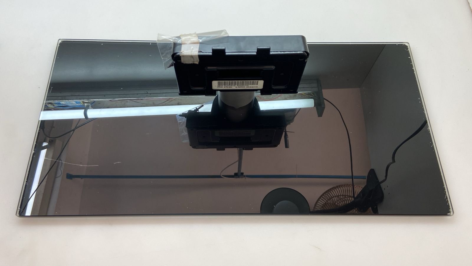 15299899414-15261155528-whatsapp-image-2024-04-03-at-9-04-23-am.jpeg Base Pedestal Tv 48l2400 (Com Parafusos) - Imagem 1